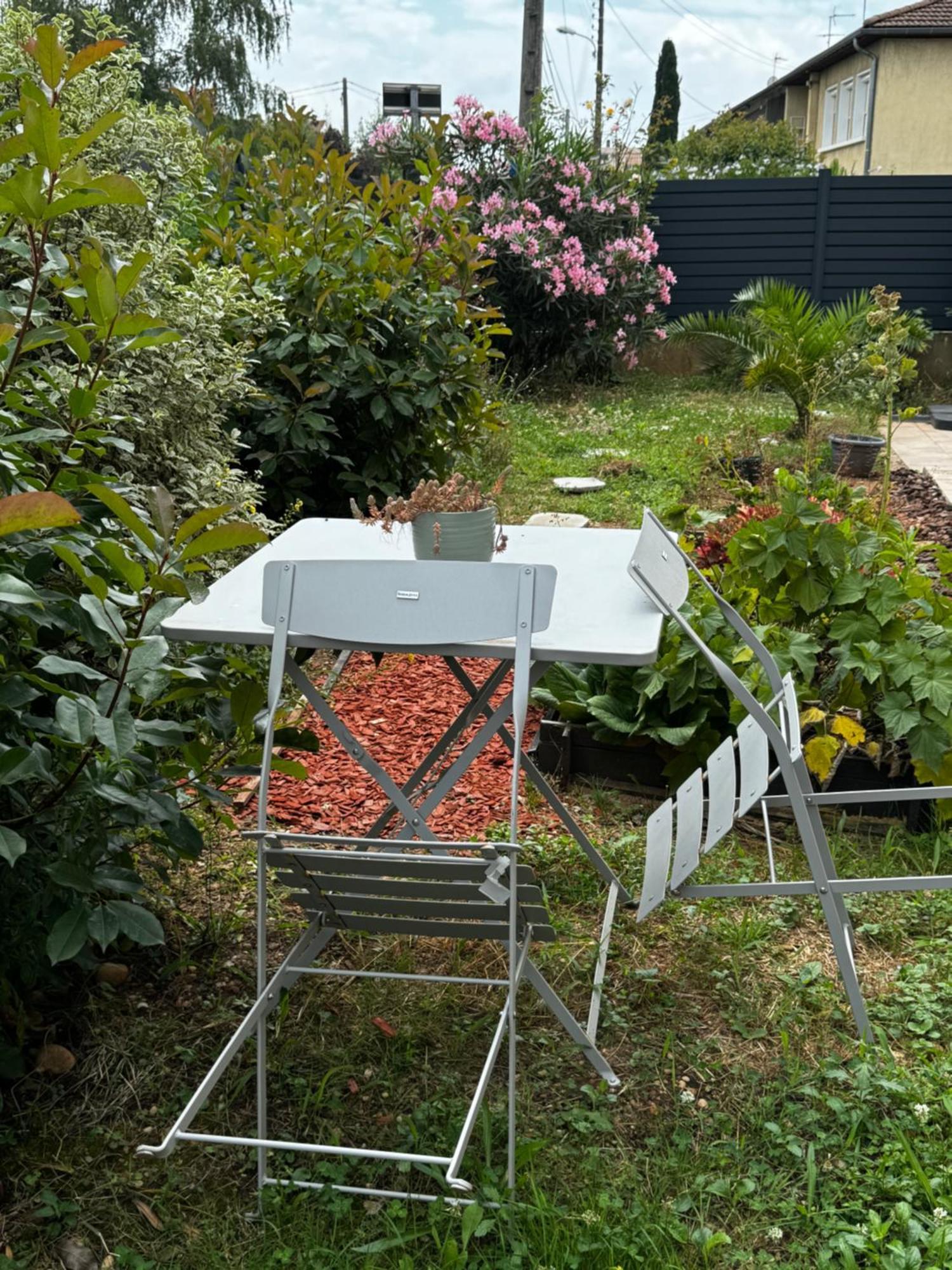 Au Calme Dans Maison En Rez De Jardin A 2,2 Kms Du Groupama Stadium Et Salle Ldlc Arena Meyzieu Exterior foto
